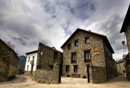 Apartamentos Cañardo Autural Oros Alto Exterior foto